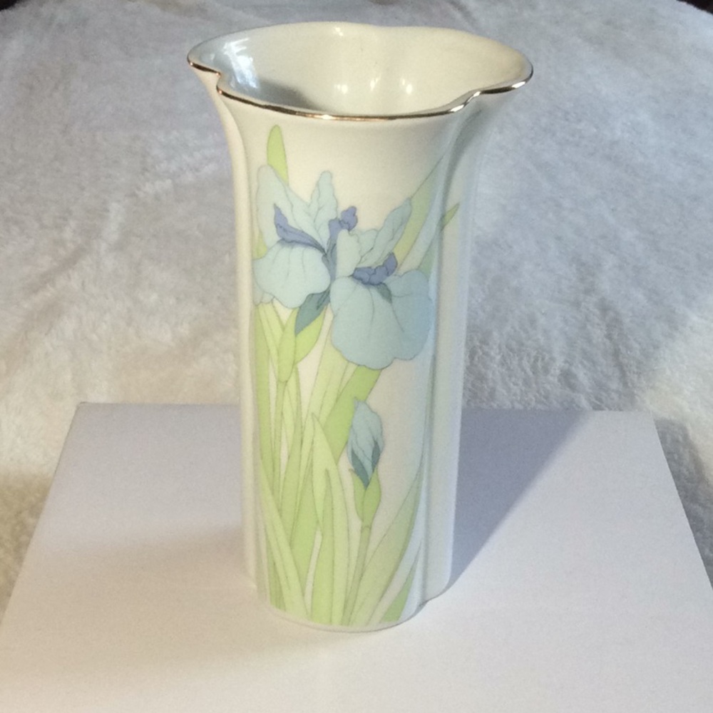 Iris Vase Ceramic EUC